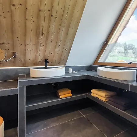 بيت للعطل In With Sauna *